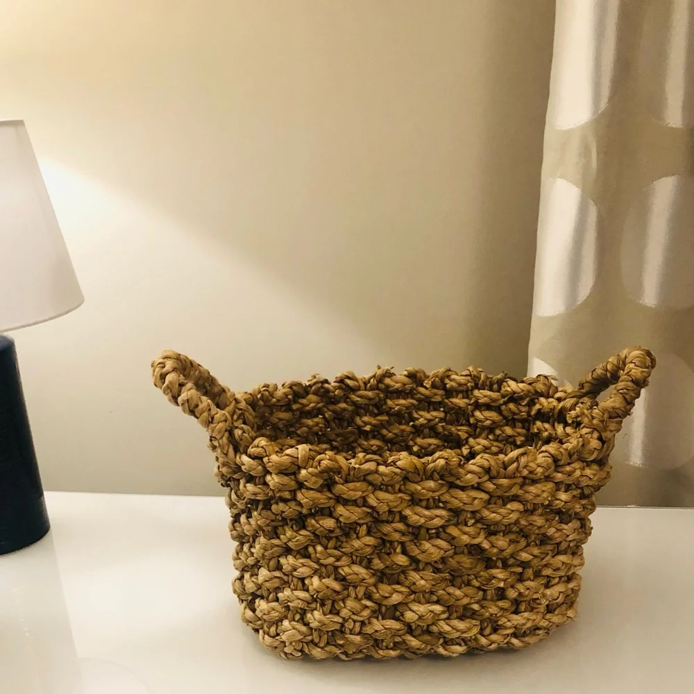 Thick rustic basket weave basket 🧺